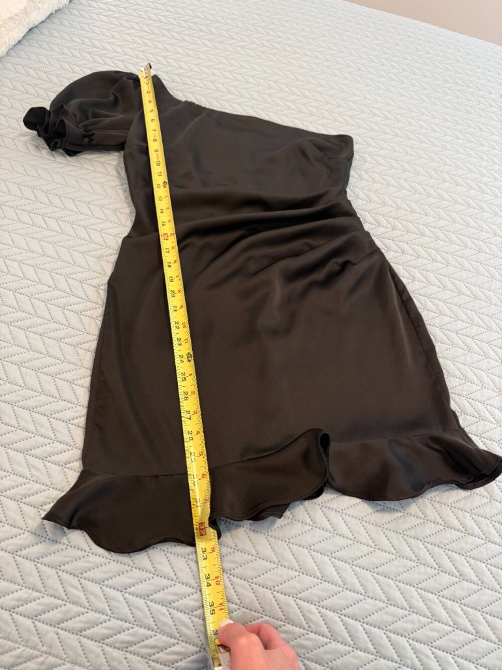 B. Darlin Junior Black Satin One Shoulder Ruched Ruffle Dress Size 5/6 - Picture 5 of 9